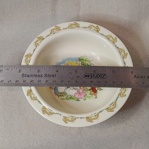 bunnykins by Royal Dolton Plastic Bowl with Suction - Picture 6 of 7